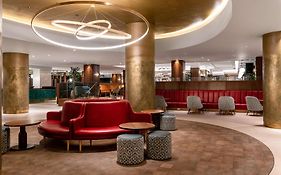 Hilton Birmingham Metropole Hotel  4*